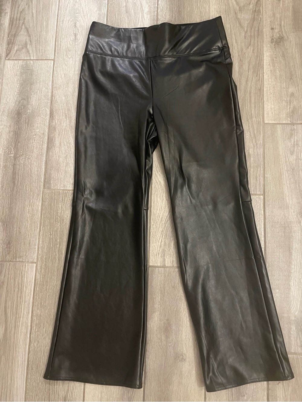 Vince Camuto faux leather wide leg black pants Sz M, like new